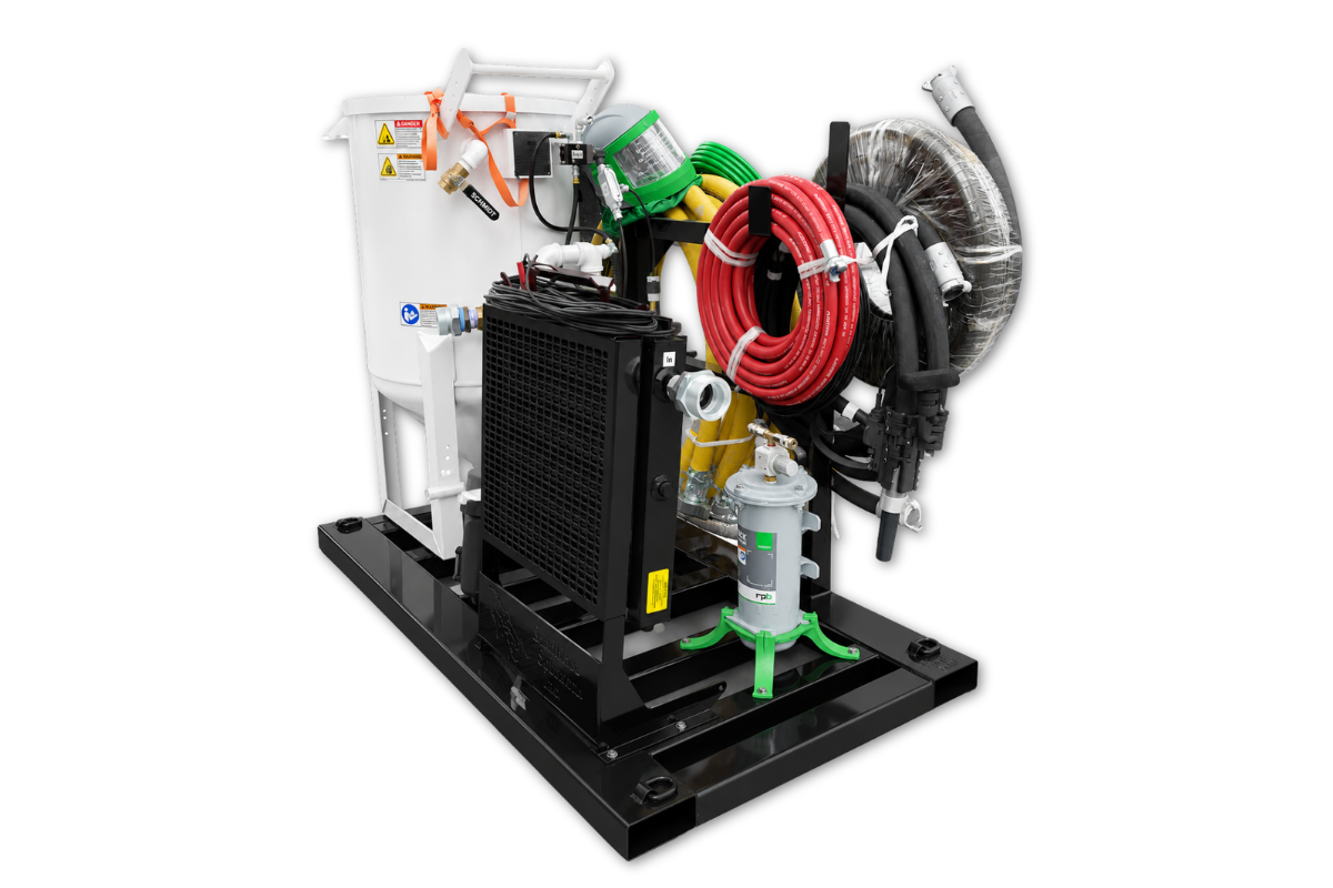 SSI skid-mounted blasting system with blast pot, air treatment, hoses and breathing-air equipment